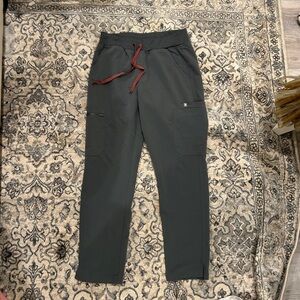 Figs yola skinny scrub pants in Bonsai